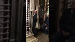 انشاد جميل داخل مقام ستنا السيدة زينب من عمى الشيخ رفيق على النكلاوى