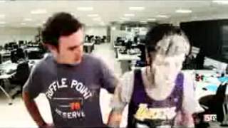 porta-soy becario video official