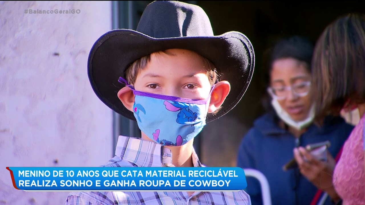 FAMÍLIA DE MENINO QUE CATA MATERIAL RECICLÁVEL RECEBE DOAÇÕES
