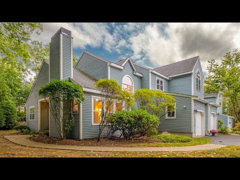 324 Bishops Forest Dr, Waltham MA - Deborah Fogarty - Tel 781-405-4261