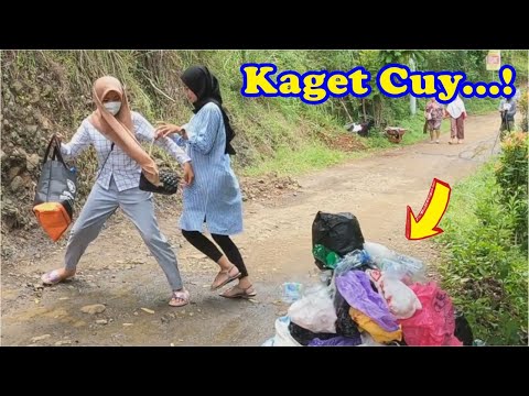 sampah-man-di-curug-song-banyumas-funny-prank-publik