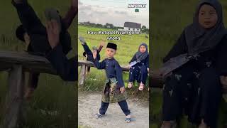 Download lagu Dia jatuh pula.... 😭😭😭 #nyam #ketupat #raya mp3