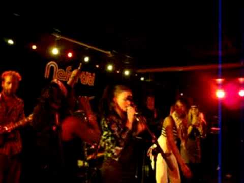 Serengeti, Syster Sol & Etzia Live @ Nefertiti "(Ladies Night) We Run Tings"