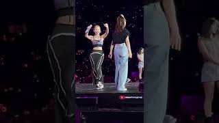 Download lagu 220515 Nayeon & Tzuyu Yes or Yes - LA Encore (fancam short) mp3