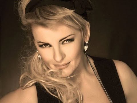 DEJ MI RUKU ????️/IVETA BARTOŠOVÁ/VZPOMÍNÁME NA IVETU????NEW 2021!COVER BY OTA ON KORG PA700