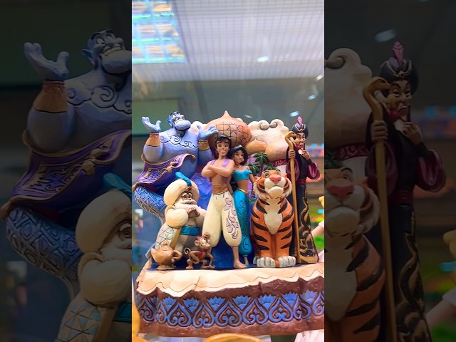 Vídeo relacionado con Enesco - Disney Traditions Aladdin Abu with Genie Lamp 4.5 Figure
