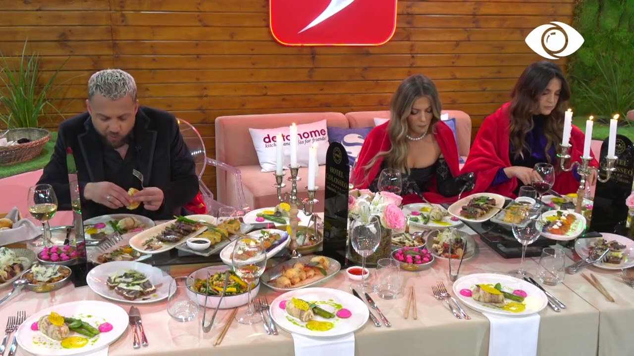 Banorët darkojnë dhe bëjnë gëzuar bashkë