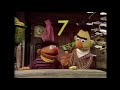 Sesame Street Ernie Has Flying Fingers