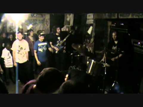 GRINDCORE TERRIORISMO MUSICAL - chainsaw to the face (NJ) - 03 05 11 at barclay house.wmv