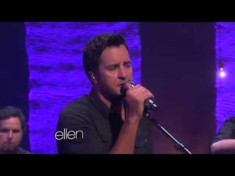 Luke Bryan Performs 'Drink a Beer'2546