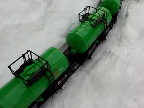 BR 182 Taurus Hupac With 5 Tank Cars In The Snow