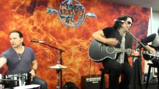 KISS - Love Her All I Can - Acoustic Session - Bridgestone Arena - Nashville, TN - 7/16/14