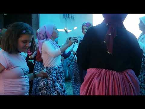 MÜZİSYEN ÖZLEM ÖKTEN AKŞEHİR düğünleri Çakıllar köyü mahallesi Emre & Sultan Arslan çiftinin