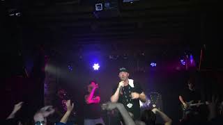 Classified- 3 Foot Tall  Toronto, Ont.  06/28/18