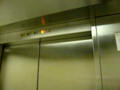 Dover hydraulic elevator - Bell Trinity Square Parking garage