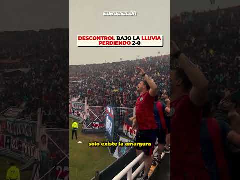 "Descontrol de la hinchada de San Lorenzo bajo la lluvia" Barra: La Gloriosa Butteler &bull; Club: San Lorenzo &bull; País: Argentina