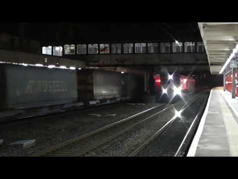 90043/90048 4s45 passing 66770 6A02 at Lancaster, 26th February 2019
