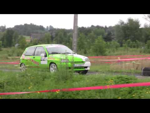 Marcin Grzywna / Dominika Postój Renault Clio 1.8 16V - KJS "Rajd Biecki 2011" Biecz 24-07-2011