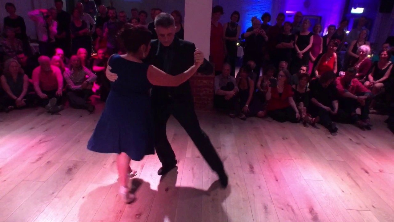 Graciela Gonzalez y Ramiro Gigliotti 15 years el abrazo Gallo Ciego