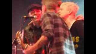 Social Distortion - Sometimes I do live (Flogging Molly + Fat Mike & Spike guest singing)