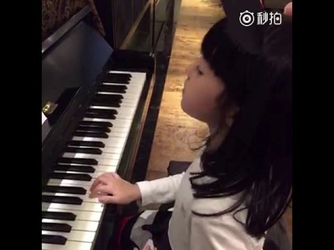 才女媽咪黃嘉千教女兒 夏天Poppy 彈鋼琴了20160310