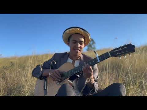 SAHAZA GUITARISTE - Antso ho anao ( Guitariste malagasy)