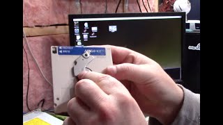 C= Amiga 3 grind of death! How to repair a worn out floppy with magnets!