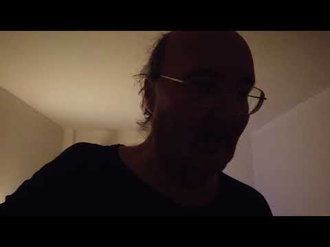 MongoTV_13246 - DRIKKER Glas Cola og Forsøger På At Forklare Hvad En GREN På Et TRÆ Er For Noget