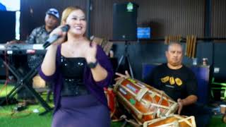 Download lagu Jaipong dangdut Sunda | Silih antosan | Iis Sonia mp3 Download lagu Jaipong dangdut Sunda | Silih antosan | Iis Sonia mp3