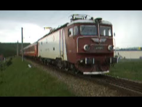Tren Accelerat 1932 Cluj - Galati trece raul Suceava cu EA846 - 2008