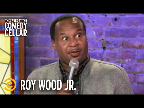 Beating Trump, “Street Fighter” & Talking to Ghosts - Roy Wood Jr. - This Week at the Comedy Cellar