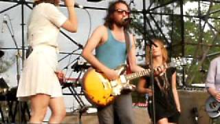 Almost Crimes - Broken Social Scene ft. Feist &amp; Emily Haines