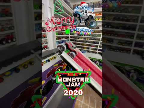 MONSTER JAM Toy Monster Truck Race | VIEWER REQUEST #203 | MONSTER JAM Christmas Truck 🆚 Digger