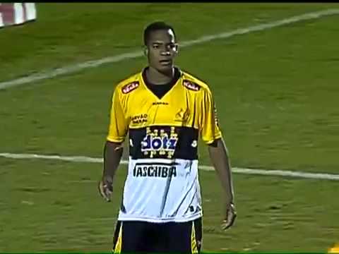 Ponte Preta 3 x 1 Criciúma - Brasileirão 2013