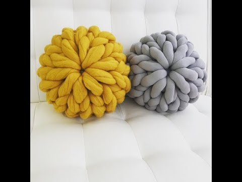 , title : 'Hand knit a chunky knit Merino wool pillow with BeCozi'