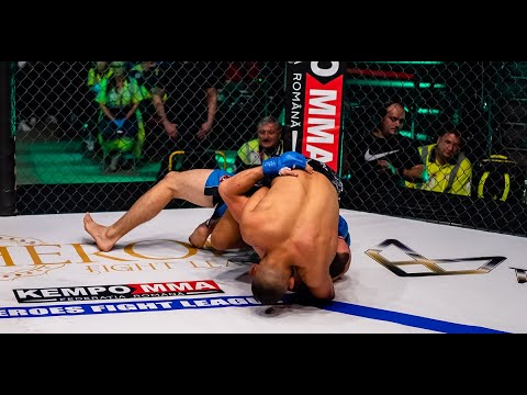 Doar 87 de secunde i-au trebuit lui Robert Constantin pentru a-l finaliza la sol pe Damian Zaharia