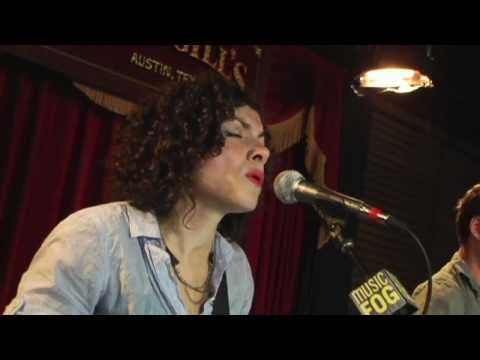 Carrie Rodriguez "La Punalada Trapera"