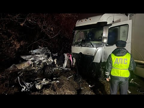 Молодая семья с дочерью погибла при обгоне