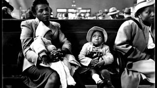 Roscoe Holcomb - Train That Carried My Girl From Town