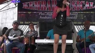 Download lagu Debhy lorenza - cincin putih mp3