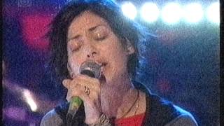 Natalie Imbruglia - &#39;Left of the Middle&#39; - Live - 1990&#39;s - Saturday Morning Show