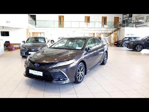 Toyota Camry Platinum Edition (Top Specification) - Image 2