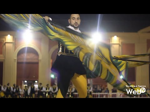 Con lo spettacolo degli sbandieratori inizia la Contesa Estense d'Autunno a Lugo