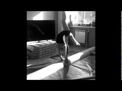Диана Колесникова 7 лет тренировки дома спортивная гимнастика
