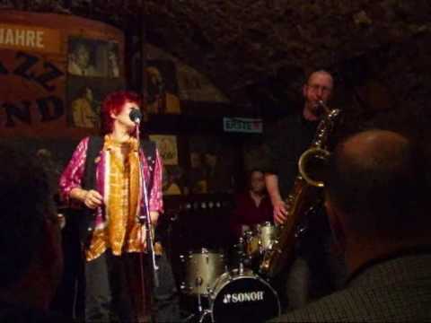 Dana Gillespie Vienna 12th march 09 heartbeat boogie