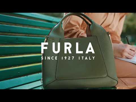 Coleção Furla Pré-Outono 2022