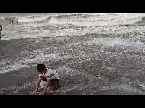 Aakarsh enjoying at Digha beach