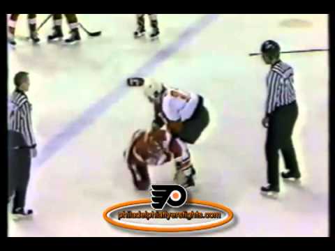 031 Nov 12, 1988 Kris King vs Craig Berube Detroit Red Wings vs Philadelphia Flyers
