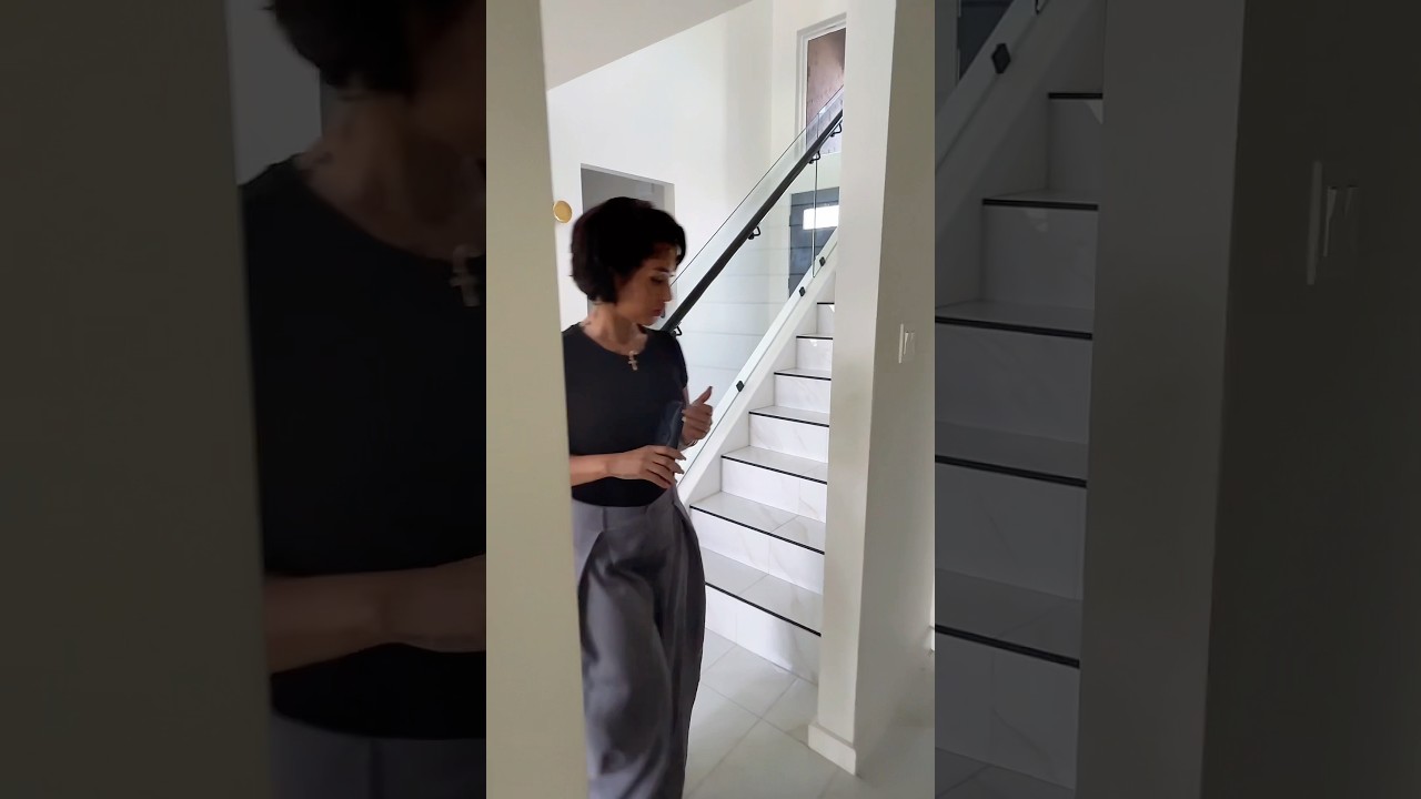 Don’t drop anything when your married #subscribe #couples