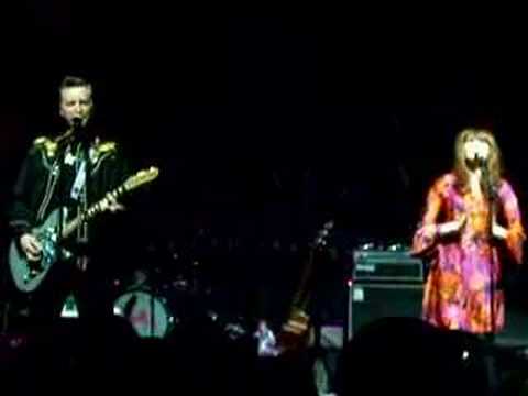 Billy Bragg & Kate Nash "Give him a great big kiss" Cover